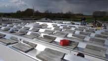 Vorbereitung des Dachs für die Montage der Photovoltaik-Anlagen